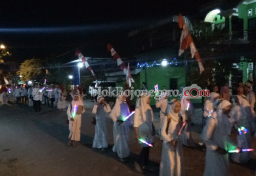 Sambut Idhul Adha, Ratusan Siswa-Siswi MINU Gelar Takbir Keliling